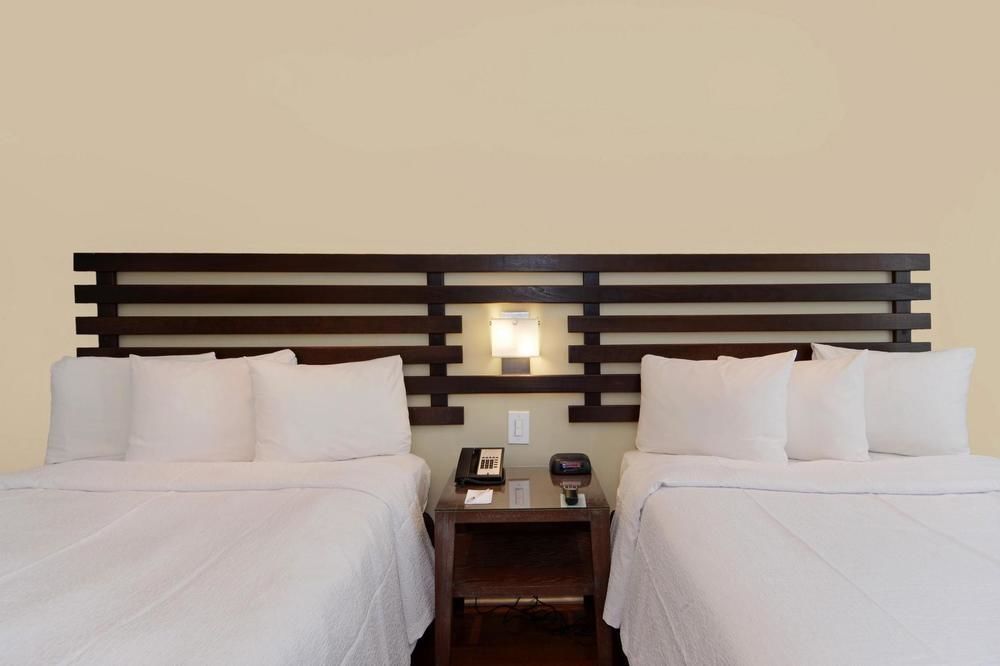 Dorchester Hotel&suites